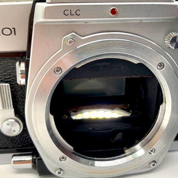 Minolta SRT101 35mm SLR Film Camera with Chinar 28mm f/2.8 Lens - Picture 6 of 10